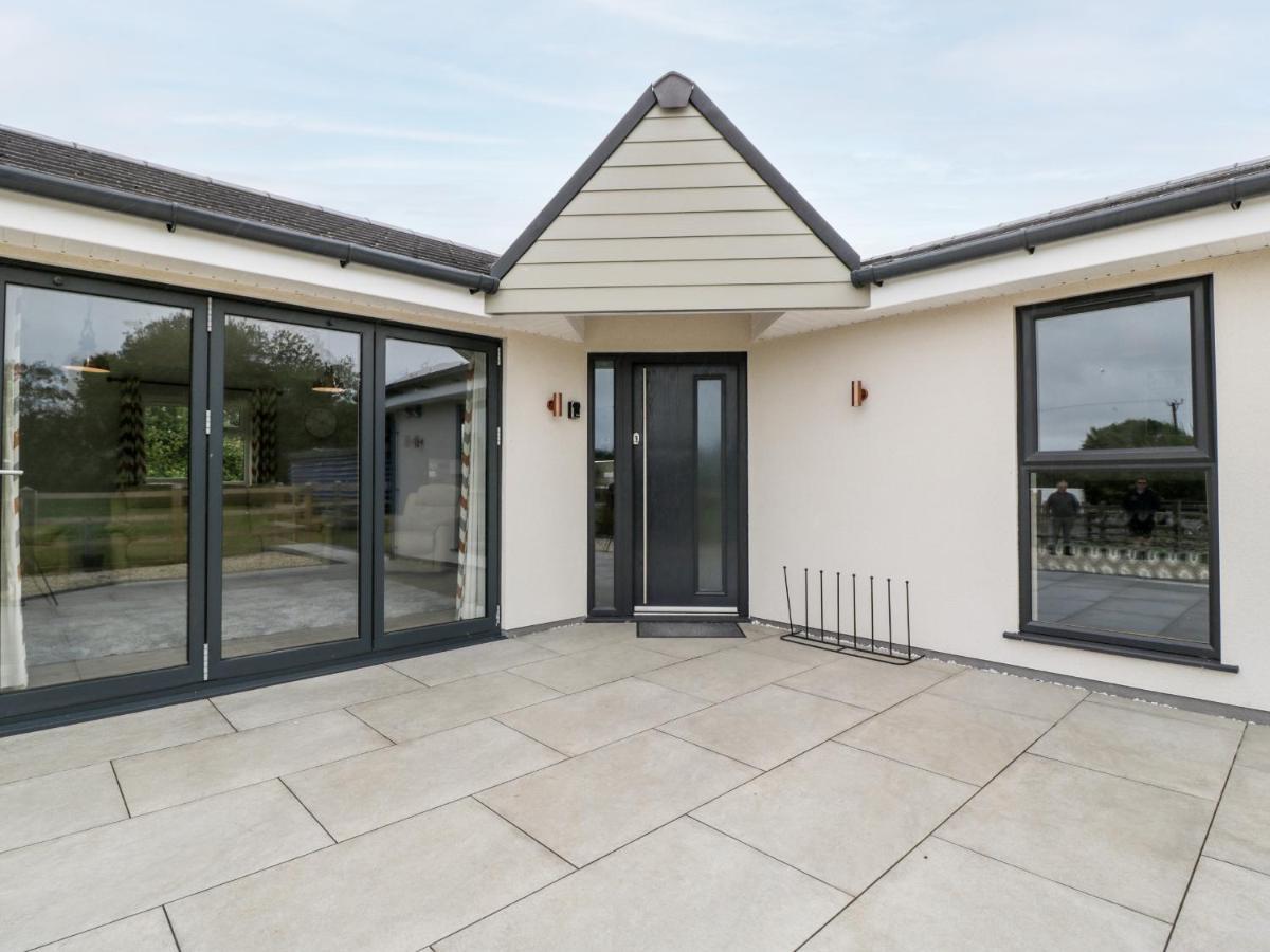 Villa Strawberry Stables Bristol Exterior foto